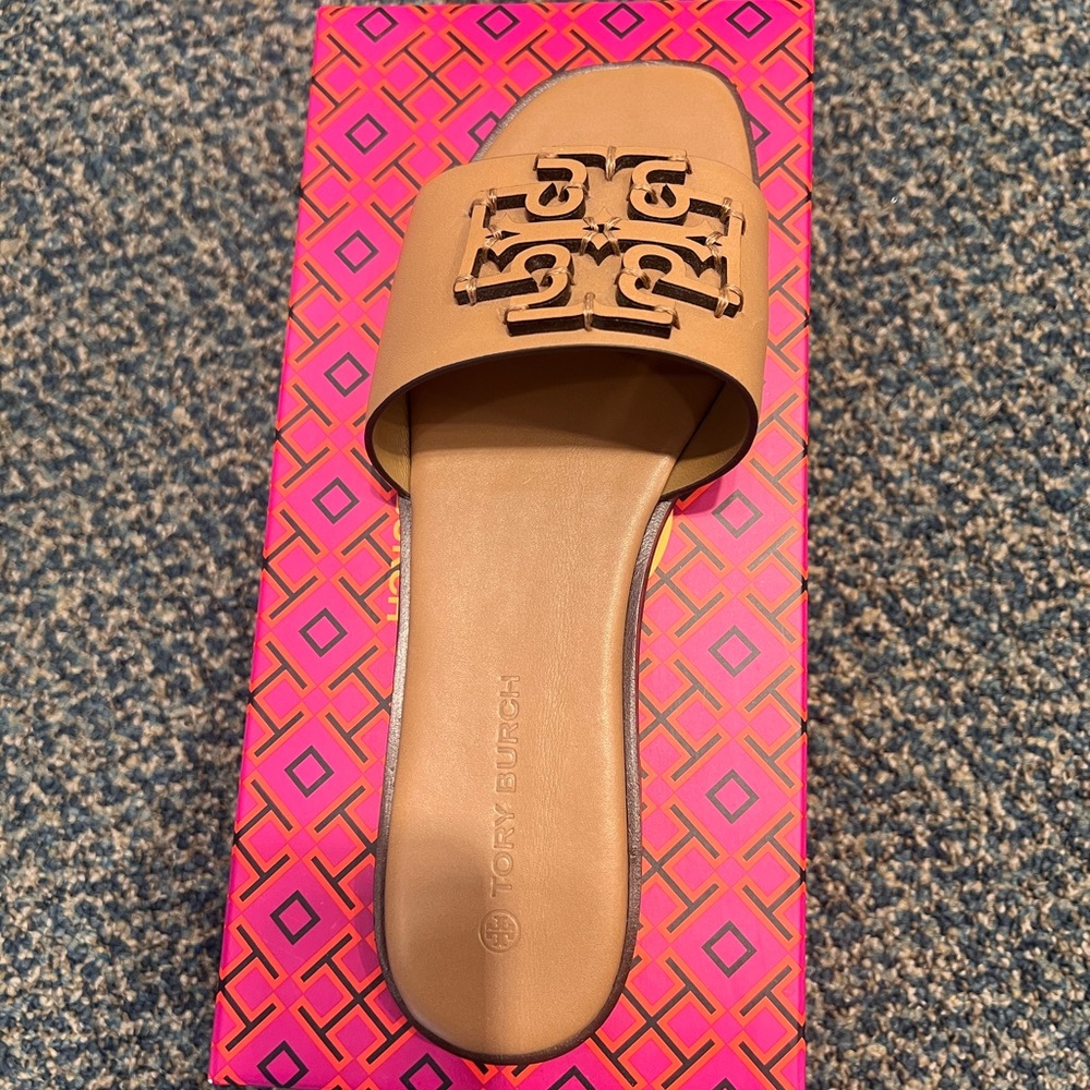 Tory Burch Ines Slide Leather Sandals Almond Flour/ Tan / Brown Color